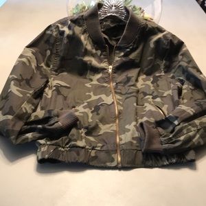 Cameo bomber style jacket w/skull